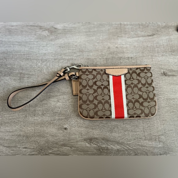 Coach Wristlet BNWOT - Picture 4 of 5